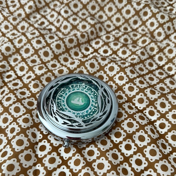 SEPHORA X DISNEY Little Mermaid Ariel Compact Mirror - Picture 4 of 8